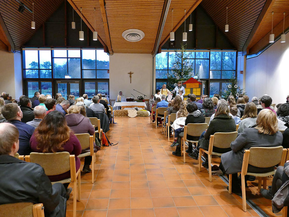 Kinderchristmette mit Krippenspiel (Foto: Karl-Franz Thiede)